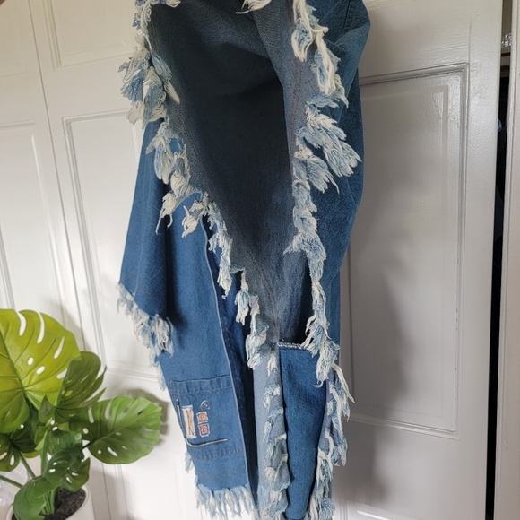 Hand painted jean open jacket poncho one size but listed as a small - Picture 10 of 10